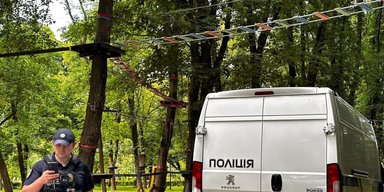Травмувалося 16 дітей: на Закарпатті обірвався мотузковий атракціон (фото)