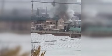 Дим над казармою "Ахмат": БпЛА влучив по полку Росгвардії у Грозному, — соцмережі (відео)