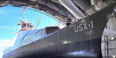 Сможет запускать ракеты: в сети показали 54-метровый морской дрон USX-1 Defiant (видео)