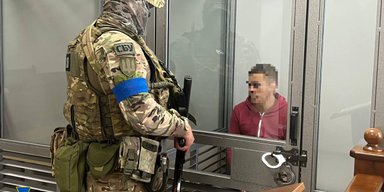 Знімали роботу ППО та військові об'єкти: в Одесі затримали двох "блогерів", — СБУ (фото)