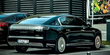 Ездит боком и стоит $140 000: в Украину привезли китайский Rolls-Royce (видео)