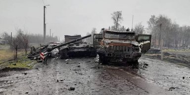 "Оставили только пепелище": ВСУ дронами отбили штурм россиян, остановив колонну бронетехники