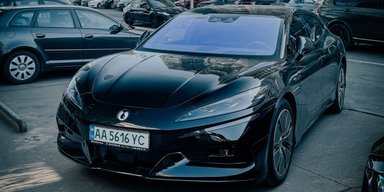 В Україні з'явився розкішний 965-сильний електромобіль від BYD і Mercedes (фото)