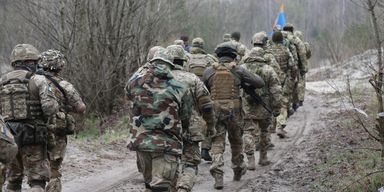 "Как соберутся в кучу – мы их накрываем". Репортаж с боевых блокпостов теробороны Киева
