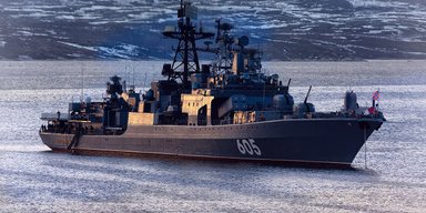 "Не варто починати Третю світову": російський есмінець відкрив вогонь по норвезькому судну (фото)