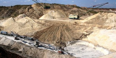 Суд визнав недійсним спецдозвіл групи "Голден Тайл" на користування родовищем глин на Закарпатті через змову на аукціоні