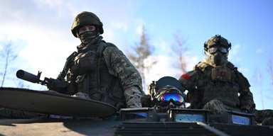 Інтенсивність зростає: ЗС РФ перекидають із Маріуполя в Запорізьку область техніку, — ОВА