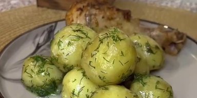 Молодая картошка с куриными голенями: рецепт сытного сезонного блюда