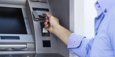 Несподіване відкриття: чоловік був шокований побаченим на чеку з банкомату (фото)