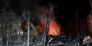 ЗС РФ вдарили по багатоповерхівці в Харкові: серед загиблих є діти, тривають пошукові роботи (фото)