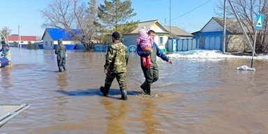 Прорив дамби в Орську: ситуація стала критичною, сотні будинків пішли під воду (відео)