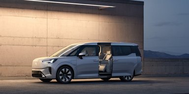 Вітальня на колесах: презентовано перший мінівен Volvo (відео)