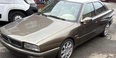 В Украину привезли редкий спортивный седан 90-х от создателя Lamborghini (фото)
