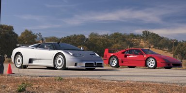 Битва 90-х: культовые суперкары Ferrari и Bugatti сравнили в заезде по прямой (видео)