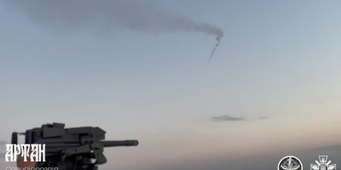"Найкращий ракурс": спецпідрозділ ГУР показав полювання на літак РФ біля острова Зміїний (відео)