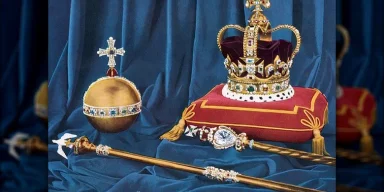 Коштовності англійської корони давно загублені: на коронацію виносять усього лише копії