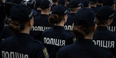 Украинки для приватного видео переоделись в копов: косплей закончился допросом в полиции