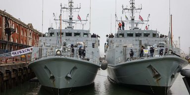 Минные охотники украинских ВМС: корабли "Черкаси" и "Чернігів" прибыли в Портсмут на учения