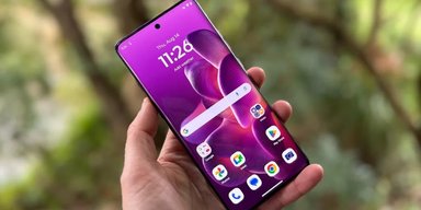 Топ-3 смартфона по средней цене и с лучшим аккумулятором: Poco, Realme, Motorola (фото)