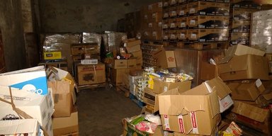 "Продукты просто испортились": под Запорожьем нашли еще 300 тонн спрятанной гуманитарки, – ОВА