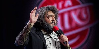 Відомий гуморист неочікувано одружився: хто його обраниця (фото)
