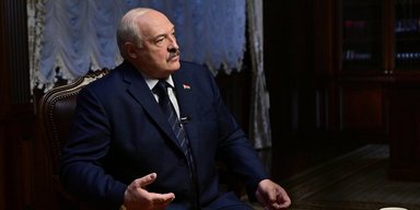 ВС РФ не вторглись в Украину, а возвращались с учений через Киев, — Лукашенко