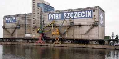 Возле газопровода в польском Щецине заметили российское судно: Туск отреагировал