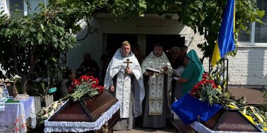 Думали, что вернутся живыми: в Киевской области попрощались с убитыми братьями Мосейчук (видео)