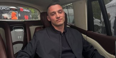 Блогер назвал минуту молчания на Крещатике "показухой": пользователи соцсетей возмутились (видео)