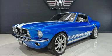 У Африці схрестили старовинний Ford Mustang та сучасний BMW M3 (фото)