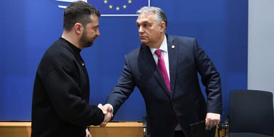 "Поїздки до столиці війни": Зеленський застеріг Орбана від "вирішення питань за чужими спинами"