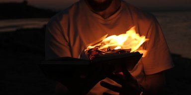 Не побоялись власти и церкви. 8 запрещенных книг, которые все равно переписали историю (фото)