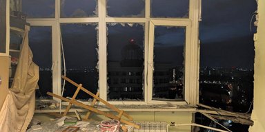 Закрыты аэропорты, слышны взрывы: дроны атакуют Москву, что известно (фото, видео)