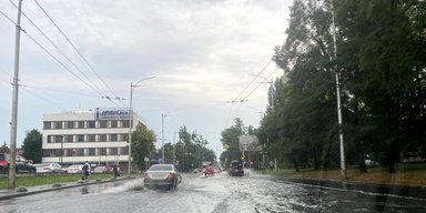 На заході — сухо, у Києві — град: як антициклон Yogi змінить погоду в Україні (карта)