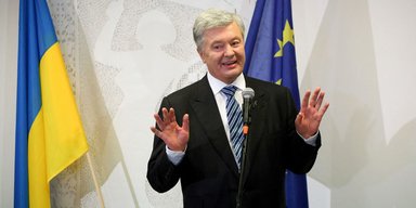 Депутаты Порошенко массово уехали в Европу, пока украинцы гибнут под массированными обстрелами, — военный