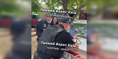 "Святая Русь": под Киевом пьяные женщины устроили танцы на дороге под российскую музыку (видео)