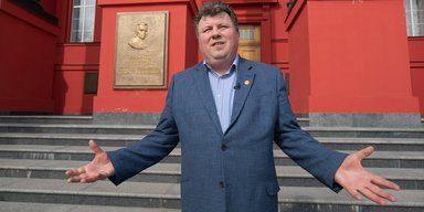 Владимир Бугров больше не возглавляет КНУ: в МОН обнародовали приказ о его увольнении
