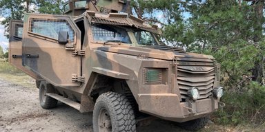 "Ни одна пуля не прошла": как саудовский броневик LAVR помогает десанту ВСУ (фото)