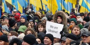 Вот что происходит. 13 параллельных реальностей, в которых живут украинцы