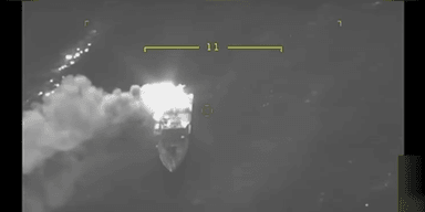 Українські моряки знищили катер РФ разом із десантом: у ВМС показали кадри підриву (відео)
