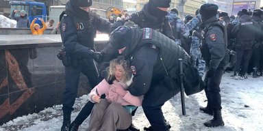 Навальна поводиться, як піп Гапон: чому Путін насміхається з опозиції в РФ, — Гладких (відео)