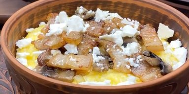 Банош с грибами и шкварками: рецепт сытного блюда для всей семьи