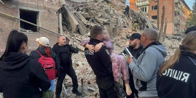Руйнування в Кременчуці, загиблі у Києві та Прилуках: наслідки масованої атаки РФ на Україну (фото)