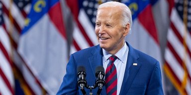 Байден назвав "сміттям" виборців Трампа: Гарріс довелося дистанціюватися від президента