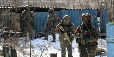 Раненый мальчик и заложники в подвалах: что известно о боях с "украинской ДРГ" в Брянской области РФ
