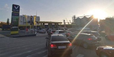 Жители Крыма начали ездить в Краснодарский край за бензином (видео)
