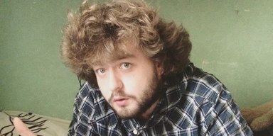 "Мені зробили операцію": росіяни розбомбили квартиру відомого гумориста (фото)