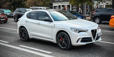 У Києві помітили рідкісний спортивний кросовер із двигуном Ferrari (фото)