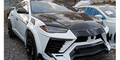 У Києві серед гаражів виявили кросовер Lamborghini із яскравим тюнінгом (фото)