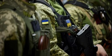 Один против шести: украинский воин "на характере" отбил штурм группы ВС РФ (видео)